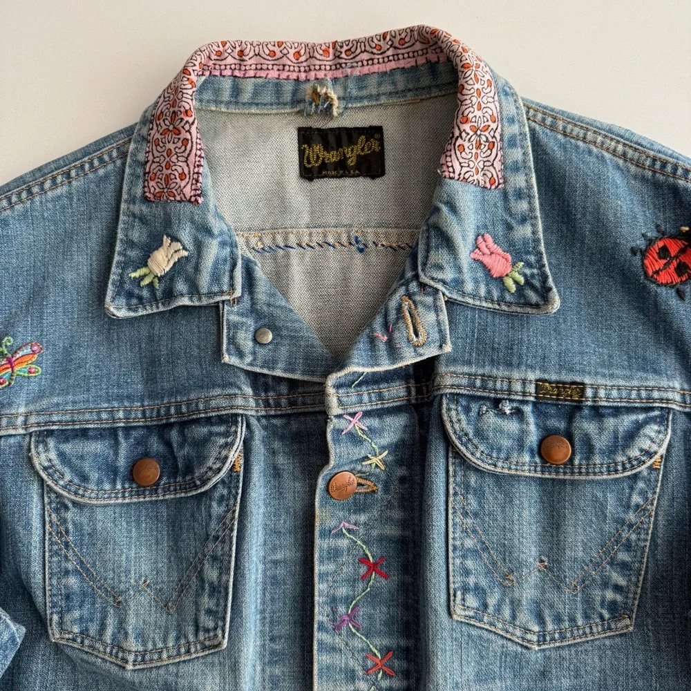 Wrangler VTG Made in USA Black Label Hand Embroidered Hippie Trucker Jacket M‎ - Picture 4 of 14